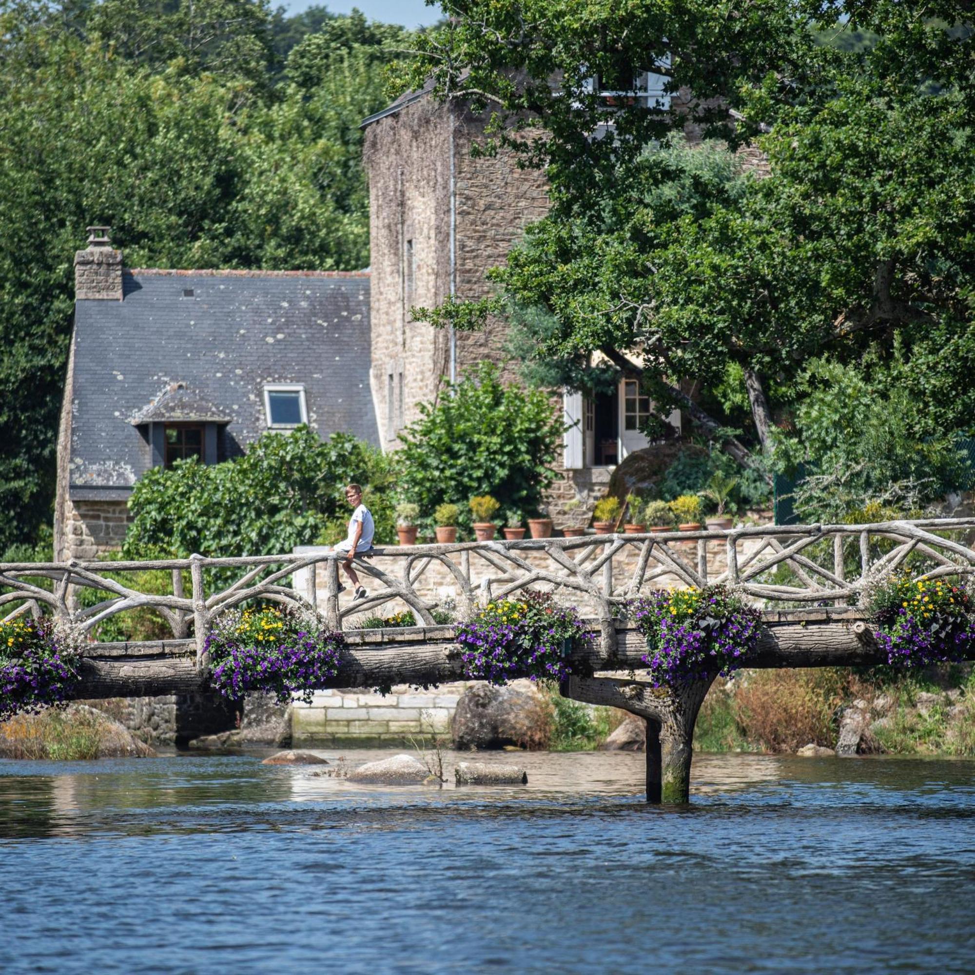 Logis Hotel Et Restaurant La Pension Du Moulin Pont-Aven Buitenkant foto